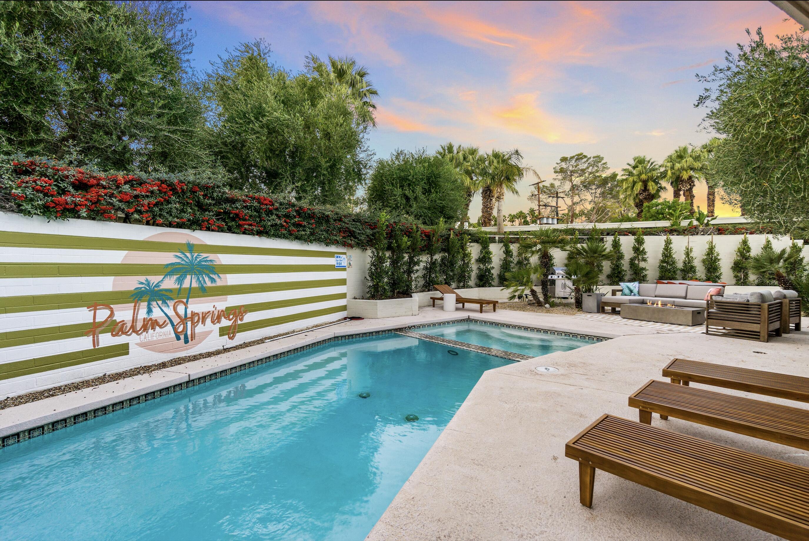 130 West Racquet Club Road, Unit 308 Palm Springs, CA 92262 - Photo 2 of 47 130 W Racquet Club Road 308