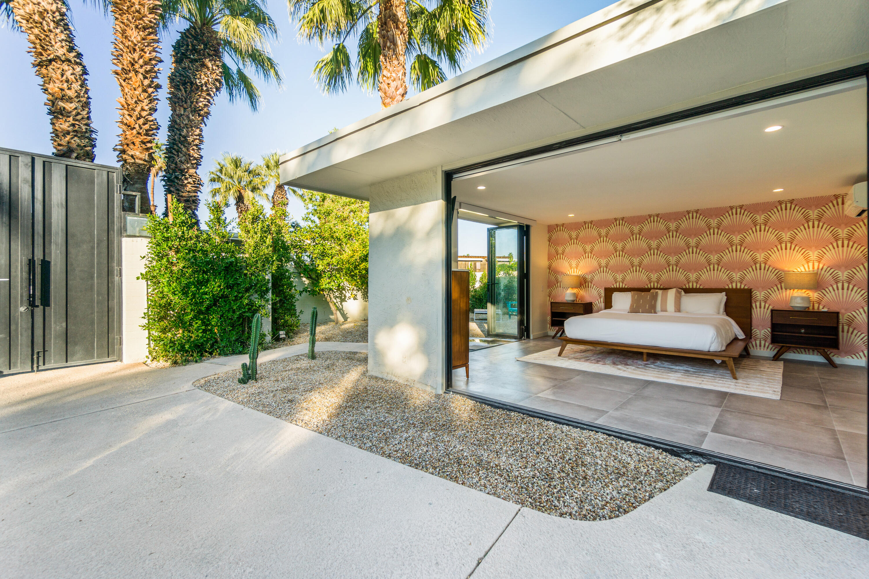130 West Racquet Club Road, Unit 308 Palm Springs, CA 92262 - Photo 25 of 47 Primary Bedroom