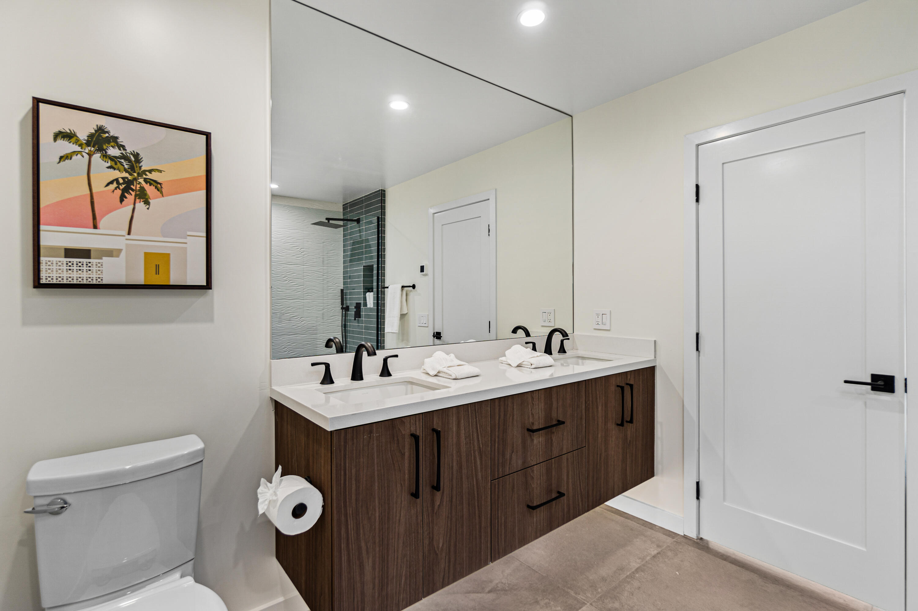 130 West Racquet Club Road, Unit 308 Palm Springs, CA 92262 - Photo 27 of 47 Primary Bathroom