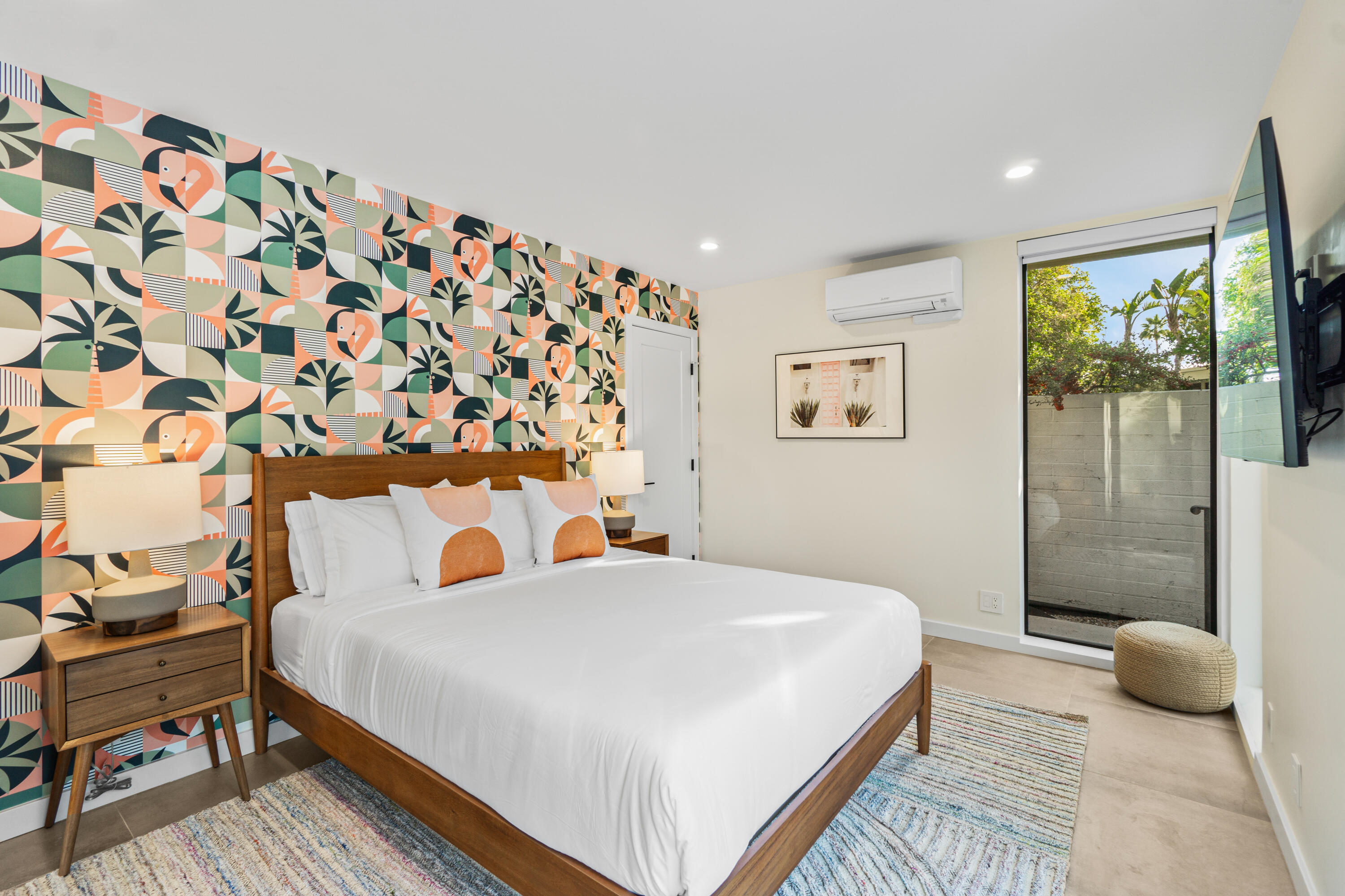 130 West Racquet Club Road, Unit 308 Palm Springs, CA 92262 - Photo 29 of 47 Guest Bedroom