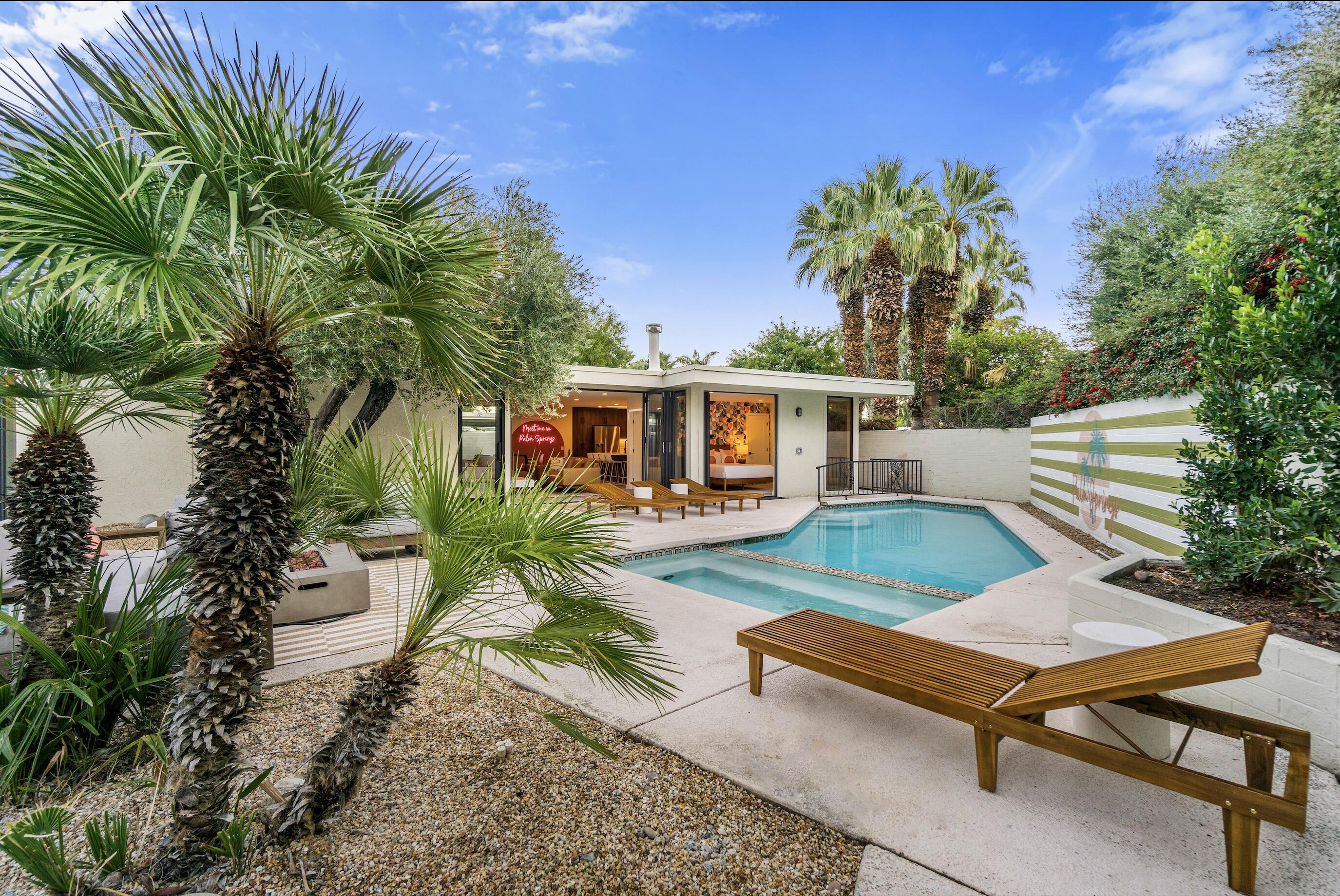 130 West Racquet Club Road, Unit 308 Palm Springs, CA 92262 - Photo 40 of 47 Private Yard / Pool