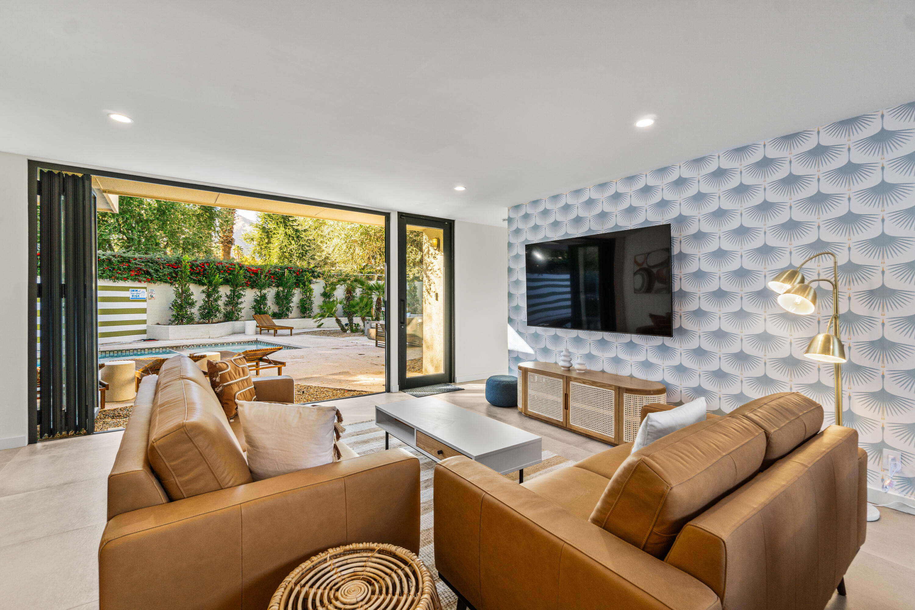 130 West Racquet Club Road, Unit 308 Palm Springs, CA 92262 - Photo 4 of 47 Living Room