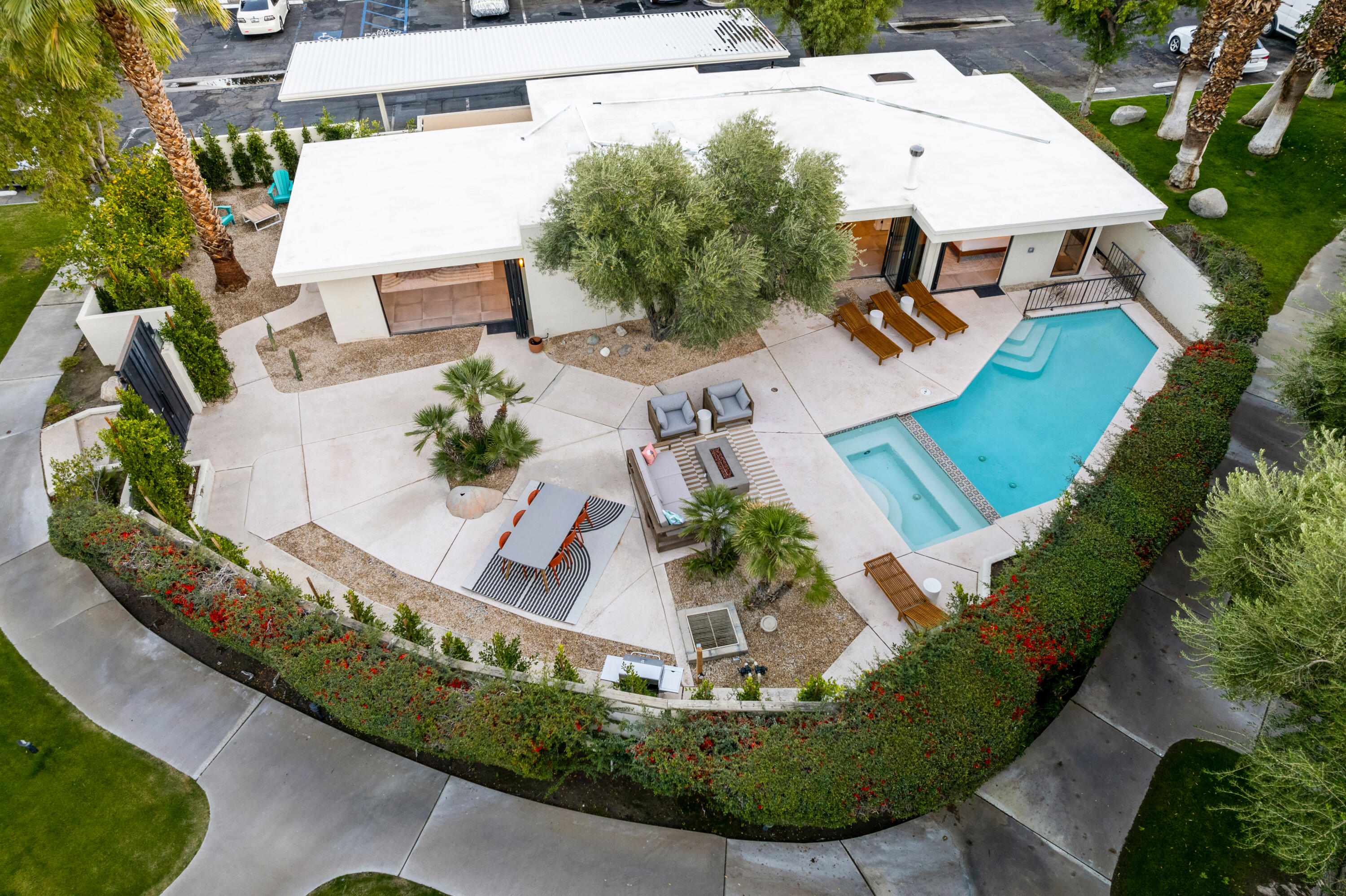 130 West Racquet Club Road, Unit 308 Palm Springs, CA 92262 - Photo 46 of 47 Private Yard / Pool