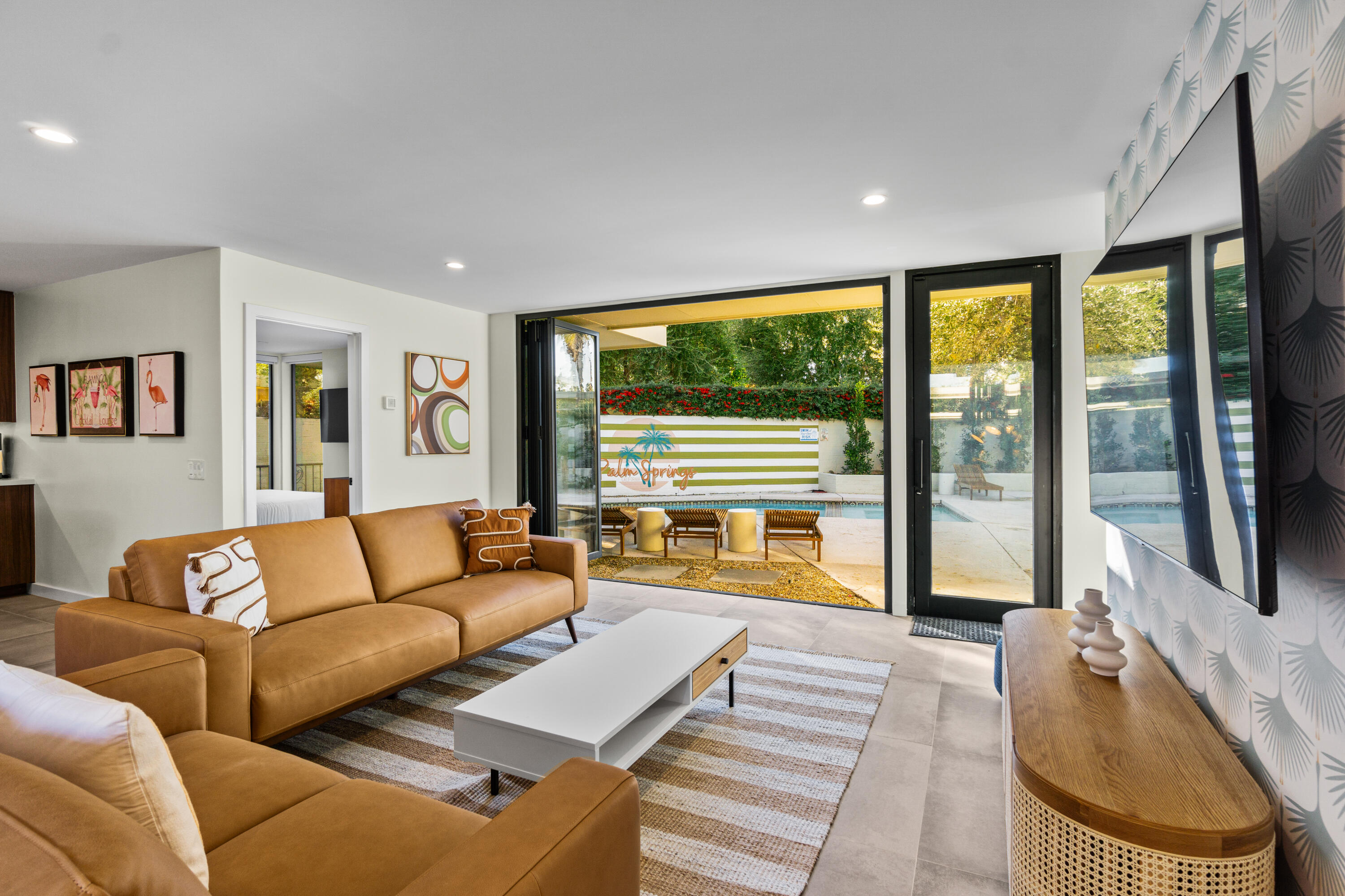 130 West Racquet Club Road, Unit 308 Palm Springs, CA 92262 - Photo 8 of 47 Living Room