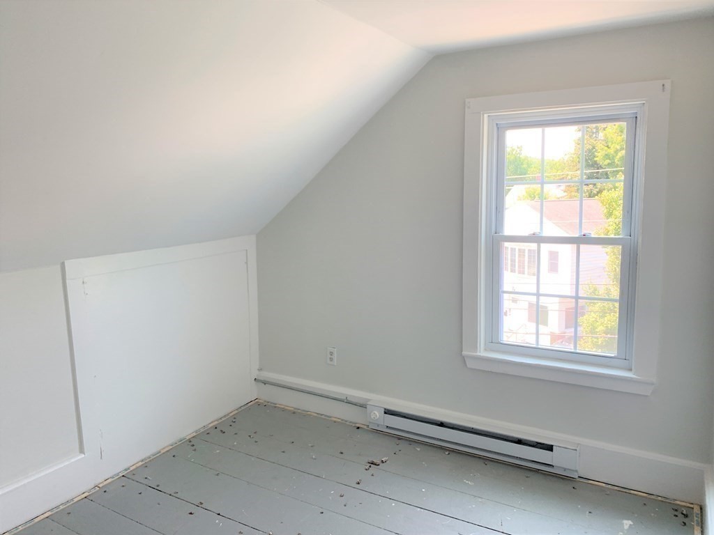 35-41 Whitehall Road Amesbury, MA 01913 - Photo 13 of 37 Gallery Image 13