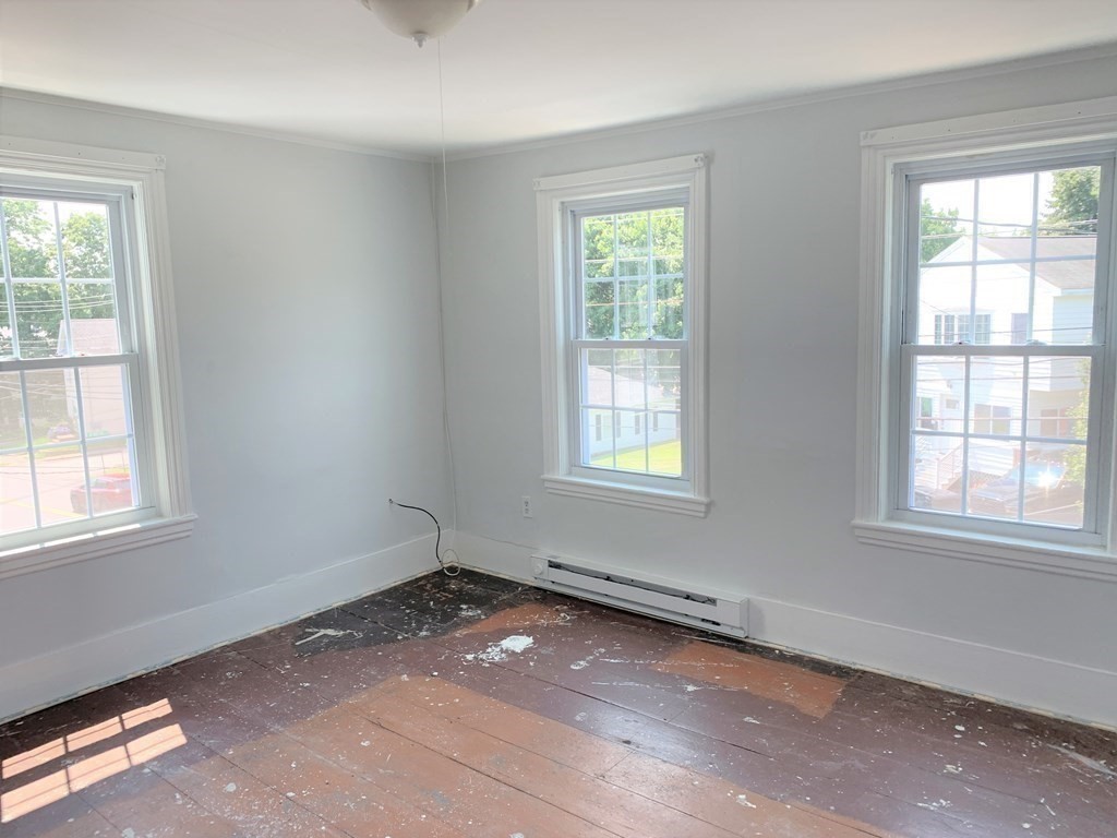 35-41 Whitehall Road Amesbury, MA 01913 - Photo 9 of 37 Gallery Image 9
