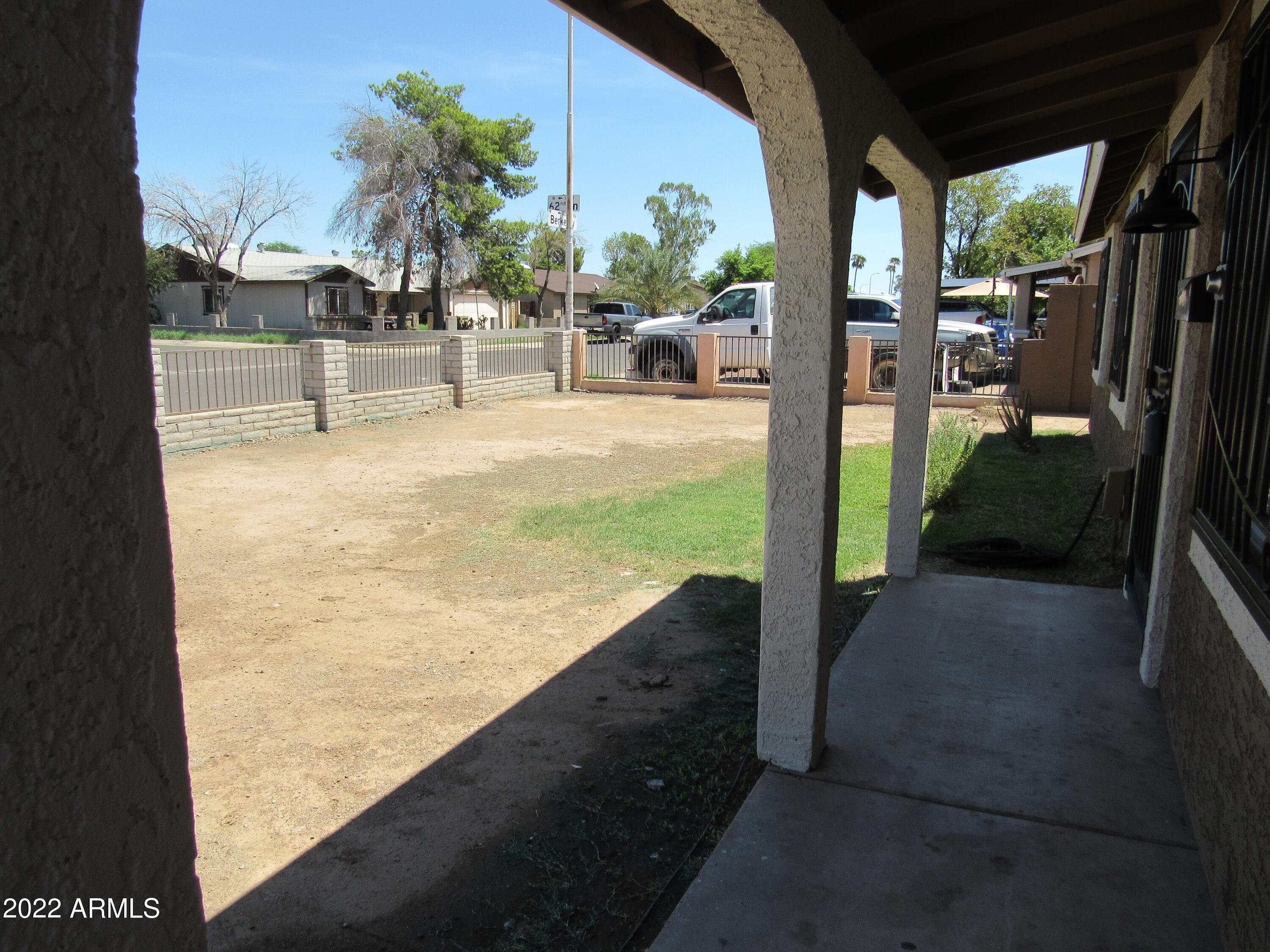 6245 West Berkeley Road Phoenix, AZ 85035 - Photo 4 of 25 IMG_4730