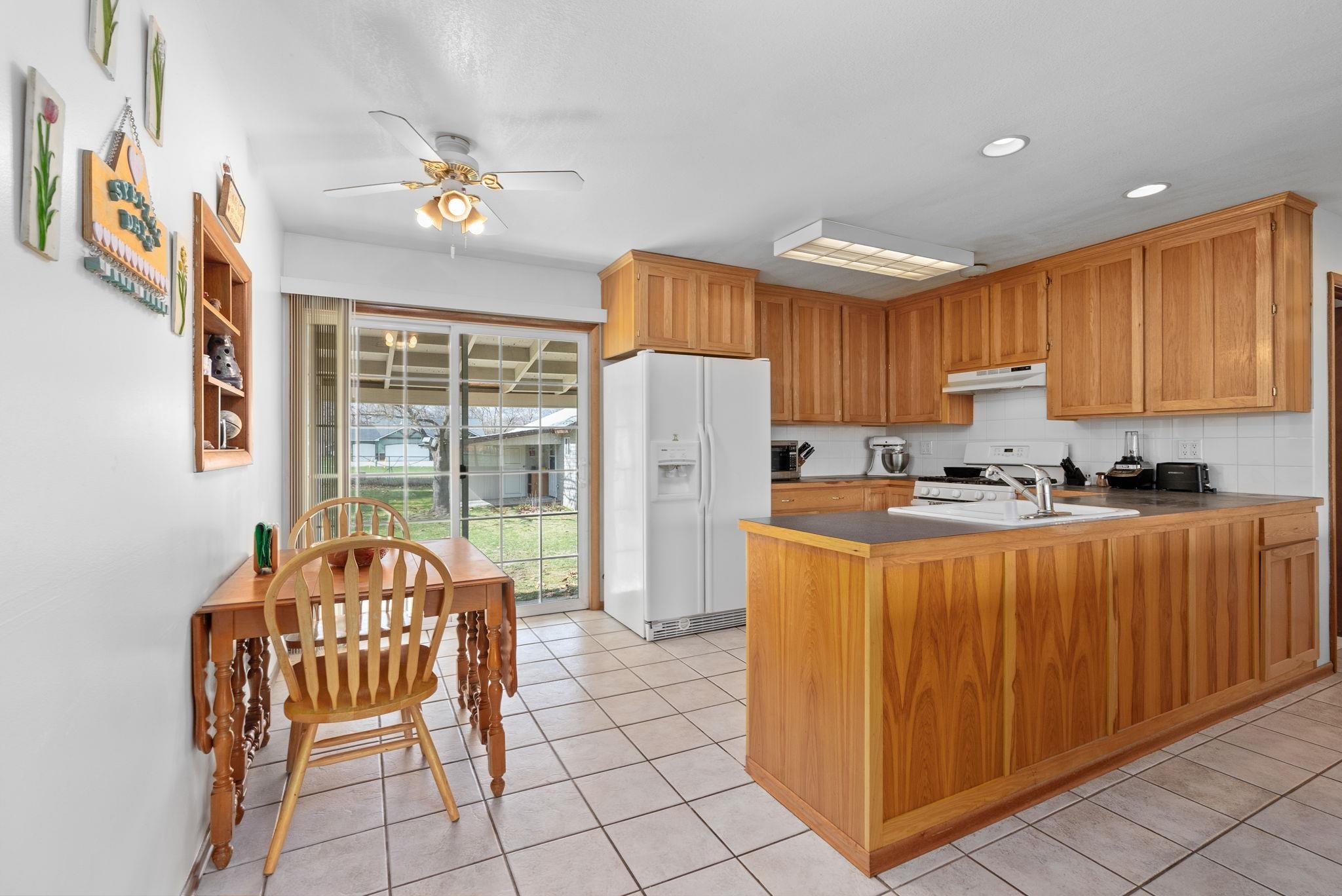 706 South Virginia Road Spokane Valley, WA 99216 - Photo 5 of 35
