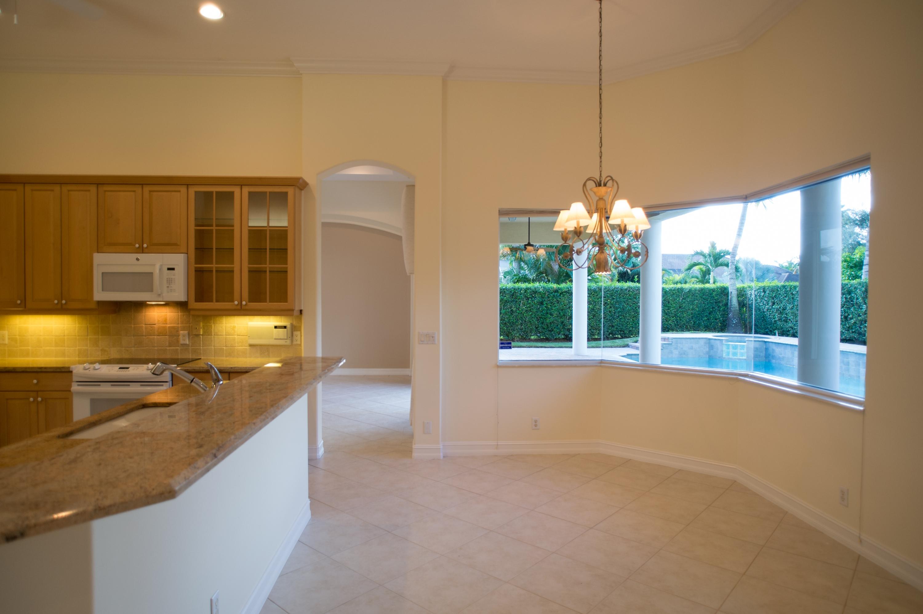 18928 Southeast Loxahatchee River Road Jupiter, FL 33458 - Photo 12 of 33 Kitchen & nook