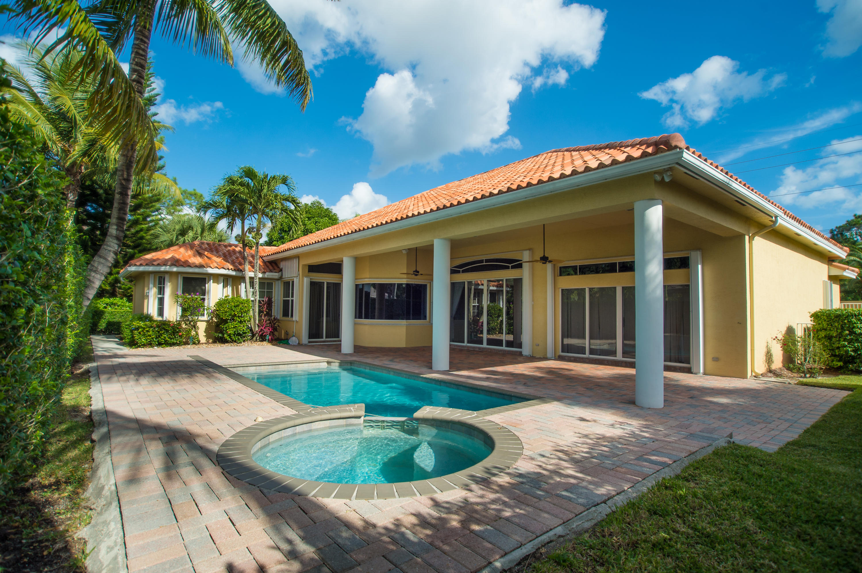 18928 Southeast Loxahatchee River Road Jupiter, FL 33458 - Photo 18 of 33 Back of House