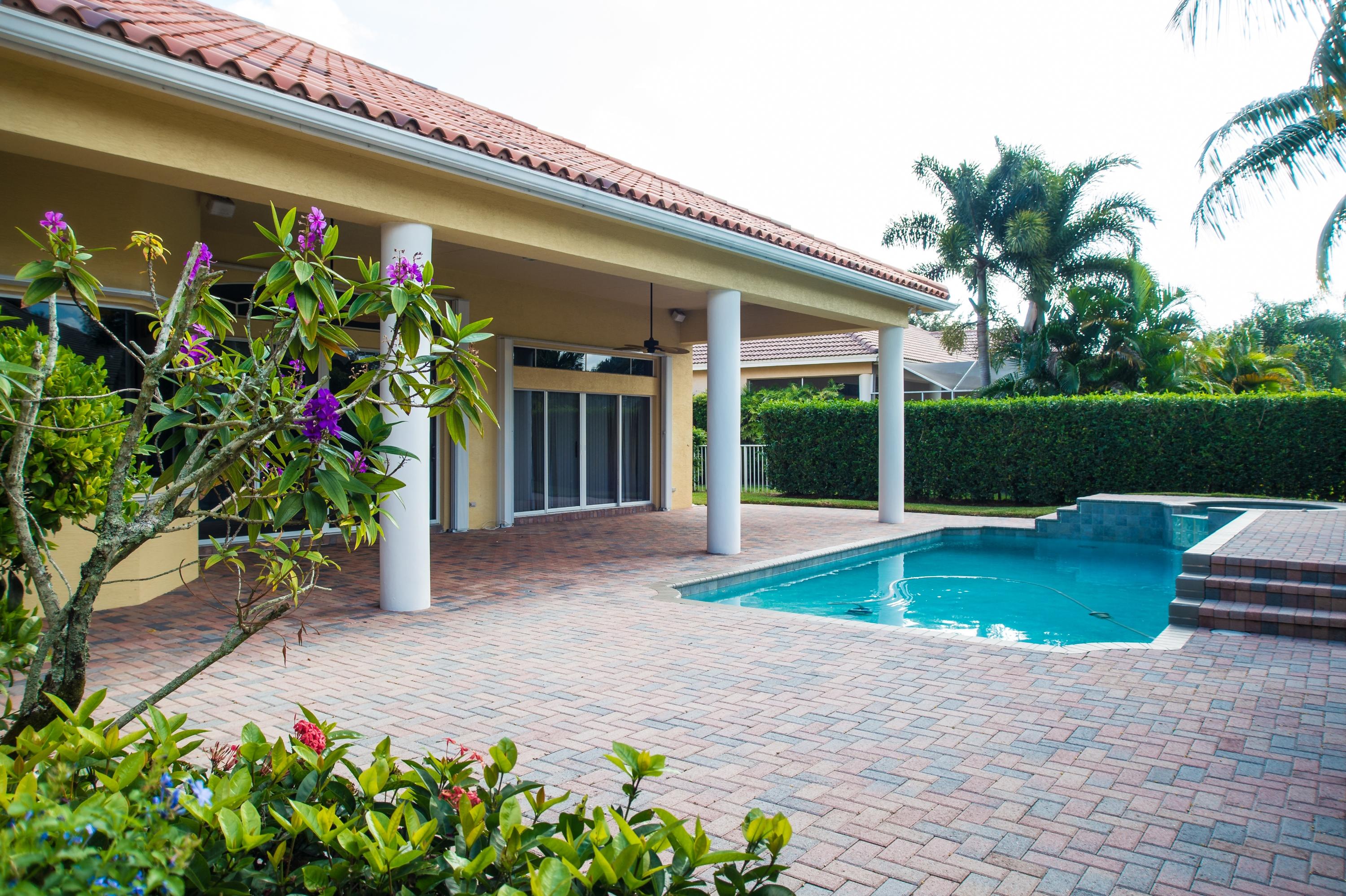 18928 Southeast Loxahatchee River Road Jupiter, FL 33458 - Photo 23 of 33 Pool and Spa