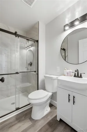 $285,000 | 1 Hazelnut Court, Florissant, MO 63033