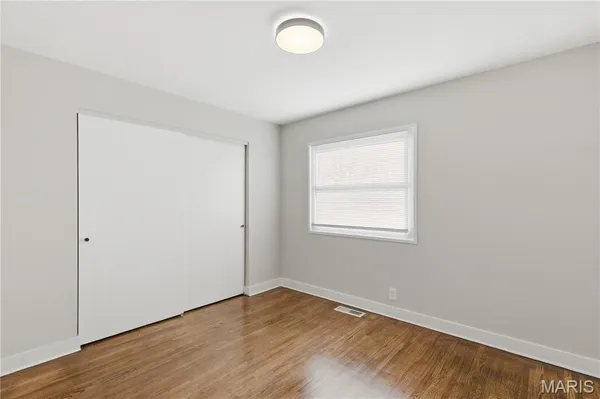 $285,000 | 1 Hazelnut Court, Florissant, MO 63033