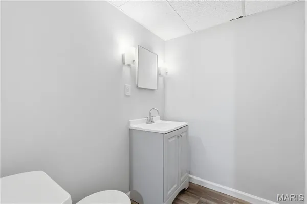 $285,000 | 1 Hazelnut Court, Florissant, MO 63033