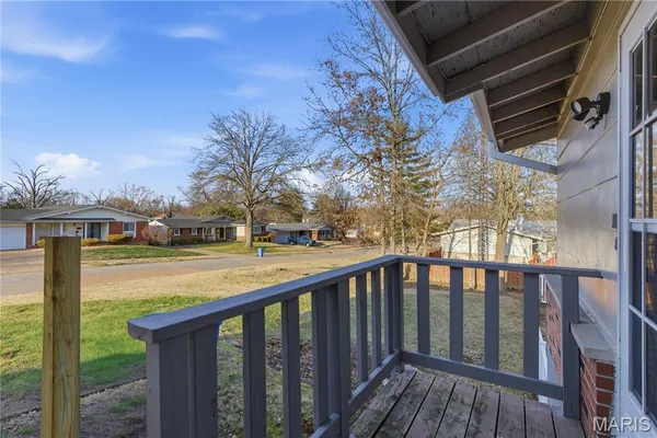 $285,000 | 1 Hazelnut Court, Florissant, MO 63033
