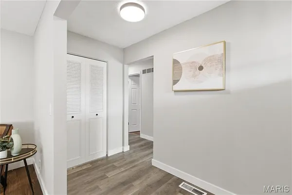 $285,000 | 1 Hazelnut Court, Florissant, MO 63033