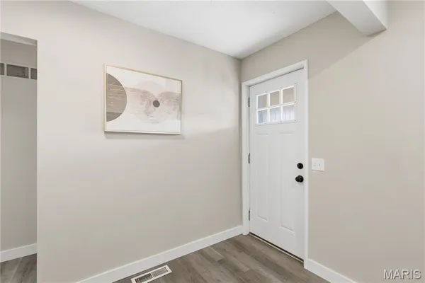 $285,000 | 1 Hazelnut Court, Florissant, MO 63033