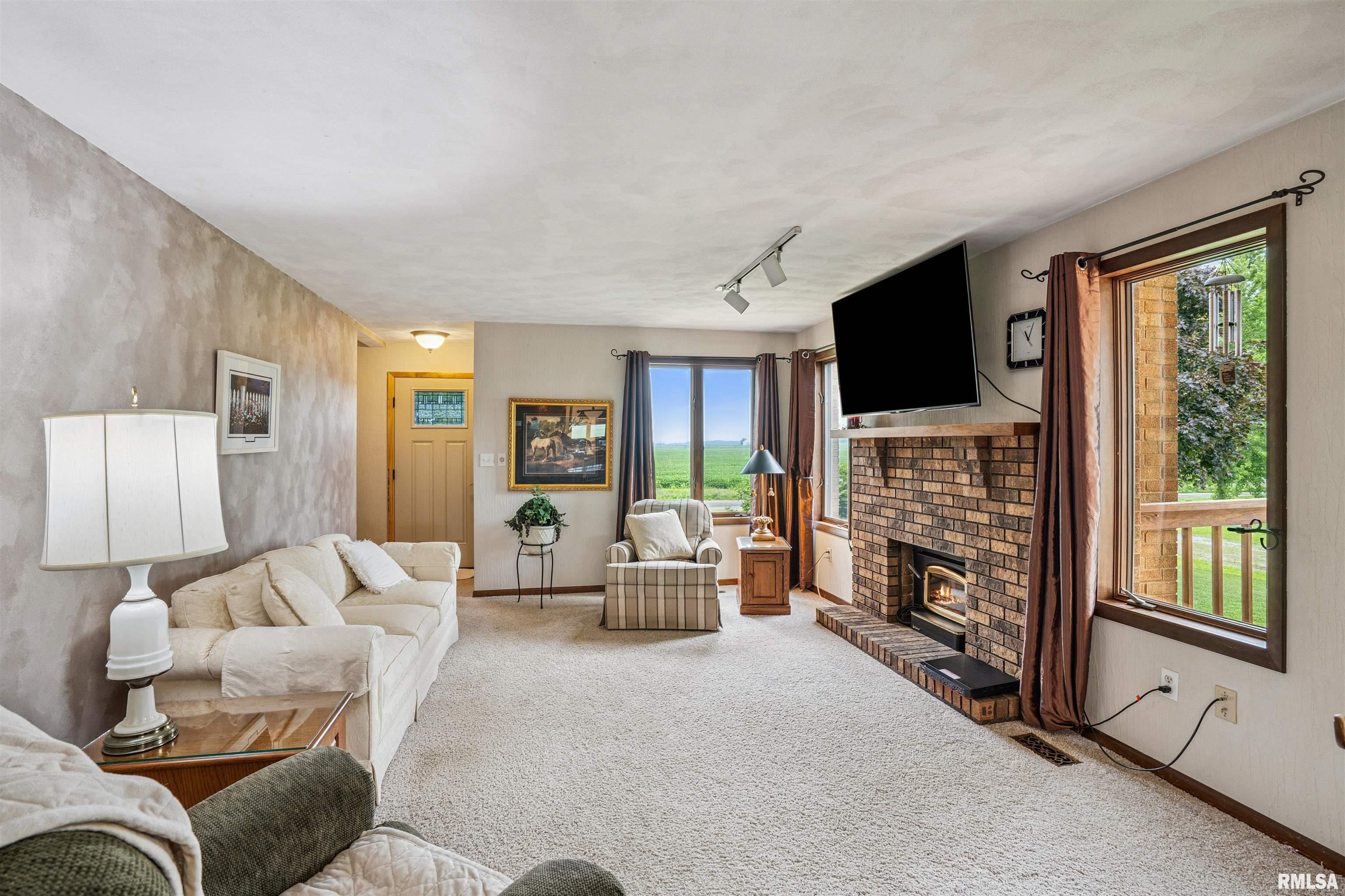 29574 Seyller Road Prophetstown, IL 61277 - Photo 5 of 42 Gallery Image 5