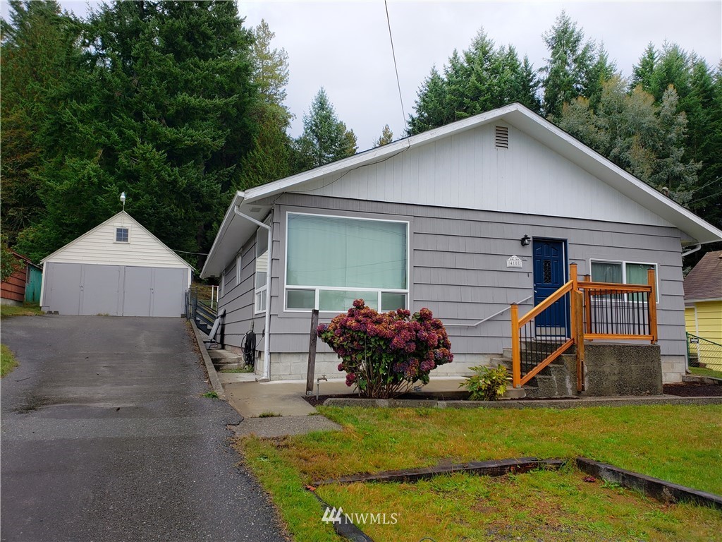 4108 Petersville Road Northeast Bremerton, WA 98310 - Photo 2 of 29 Gallery Image 2