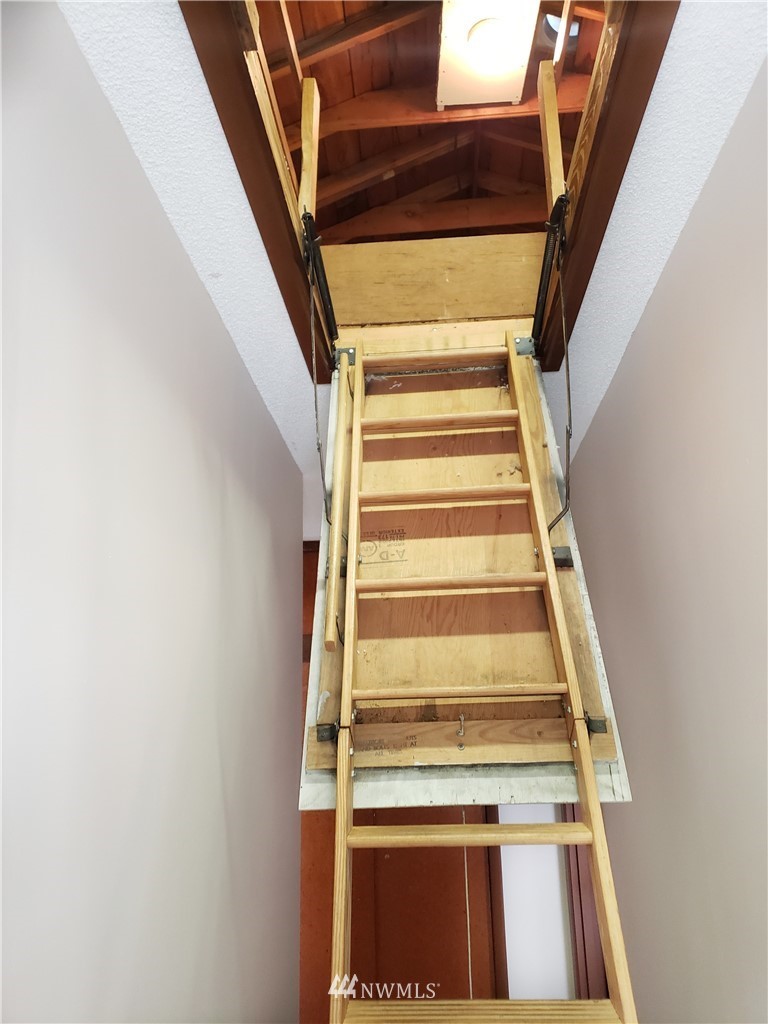 4108 Petersville Road Northeast Bremerton, WA 98310 - Photo 14 of 29 Gallery Image 14