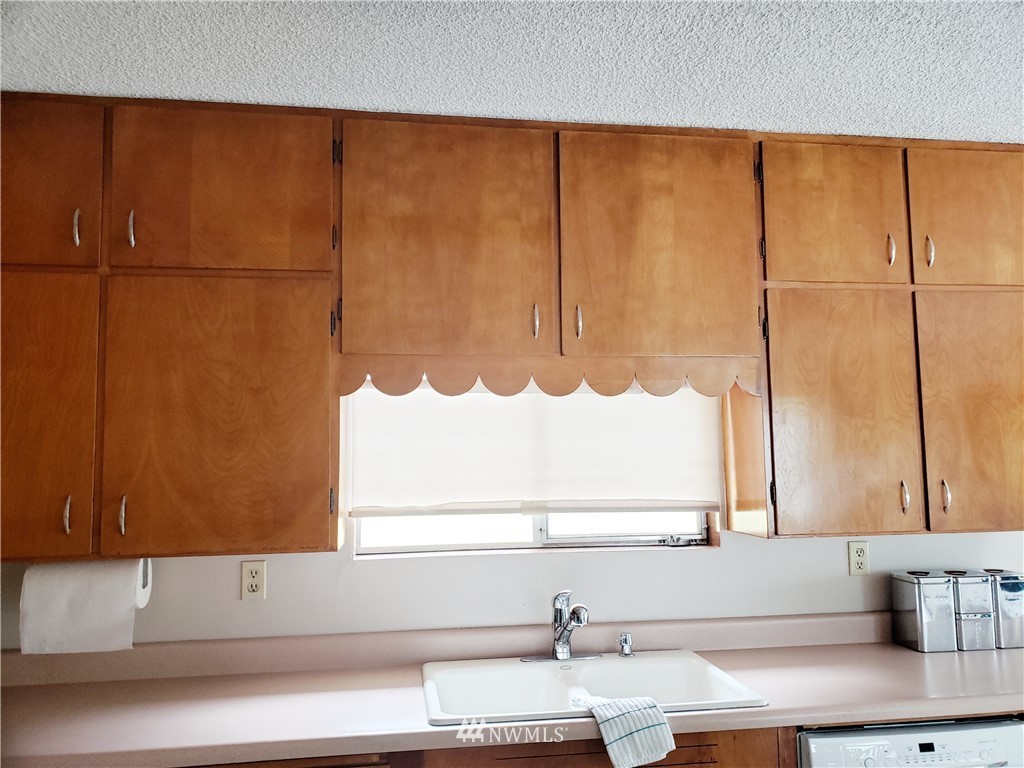 4108 Petersville Road Northeast Bremerton, WA 98310 - Photo 9 of 29 Gallery Image 9
