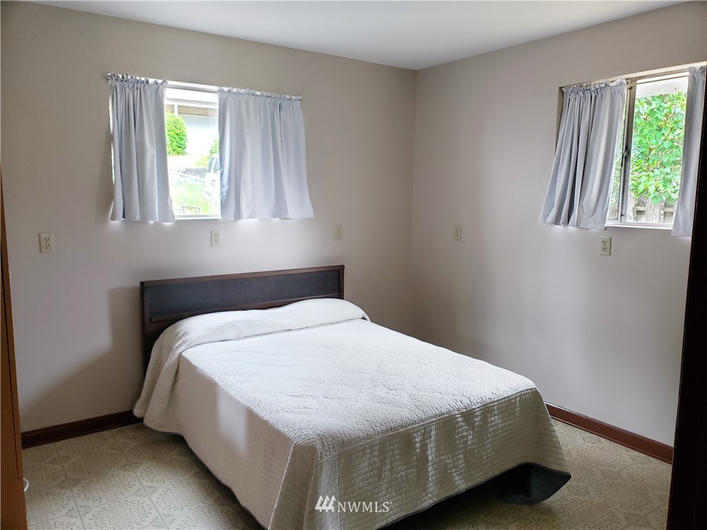 4108 Petersville Road Northeast Bremerton, WA 98310 - Photo 10 of 29 Gallery Image 10