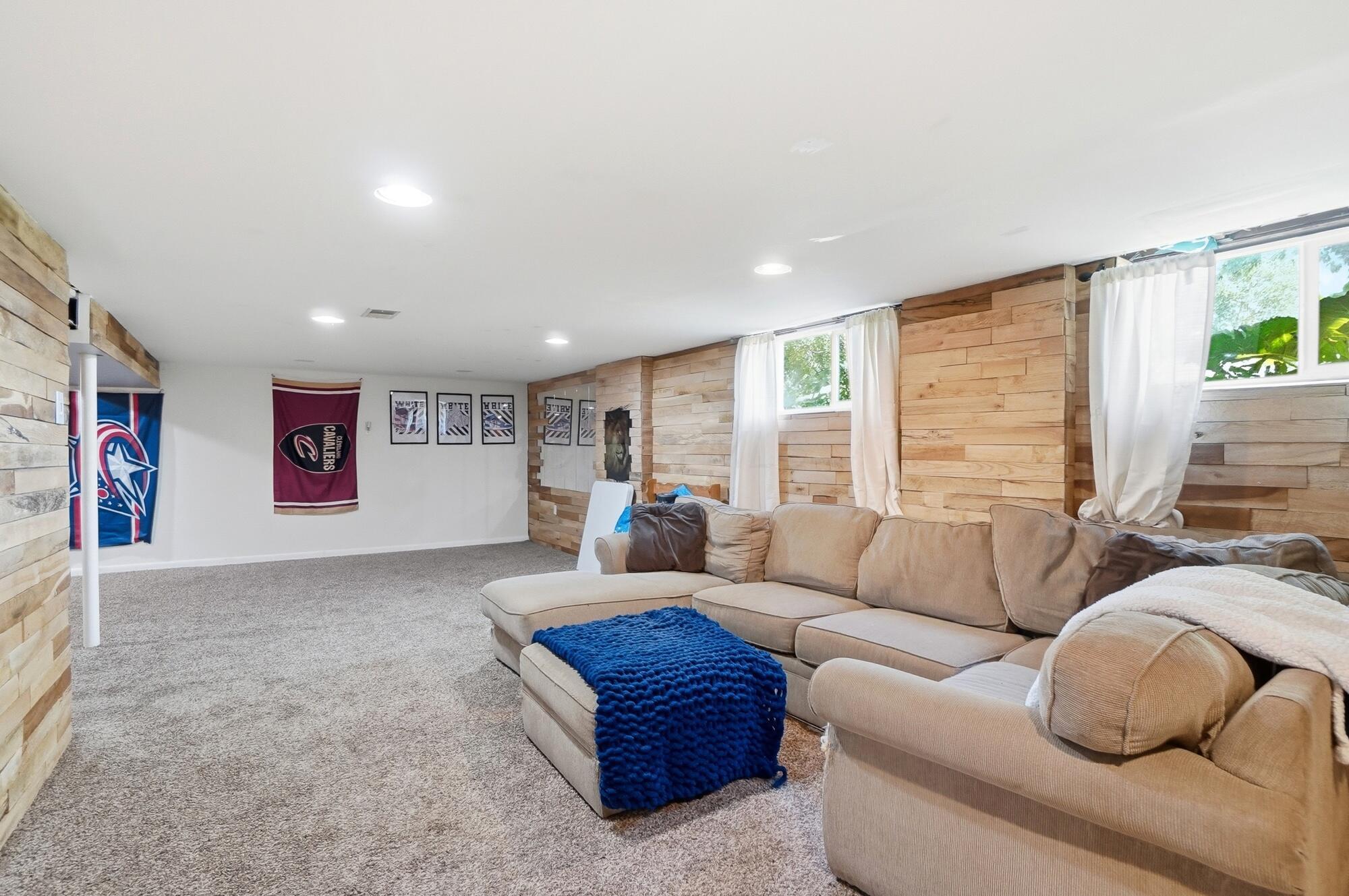 2093 Tupsfield Road Columbus, OH 43229 - Photo 24 of 34 Finished Basement