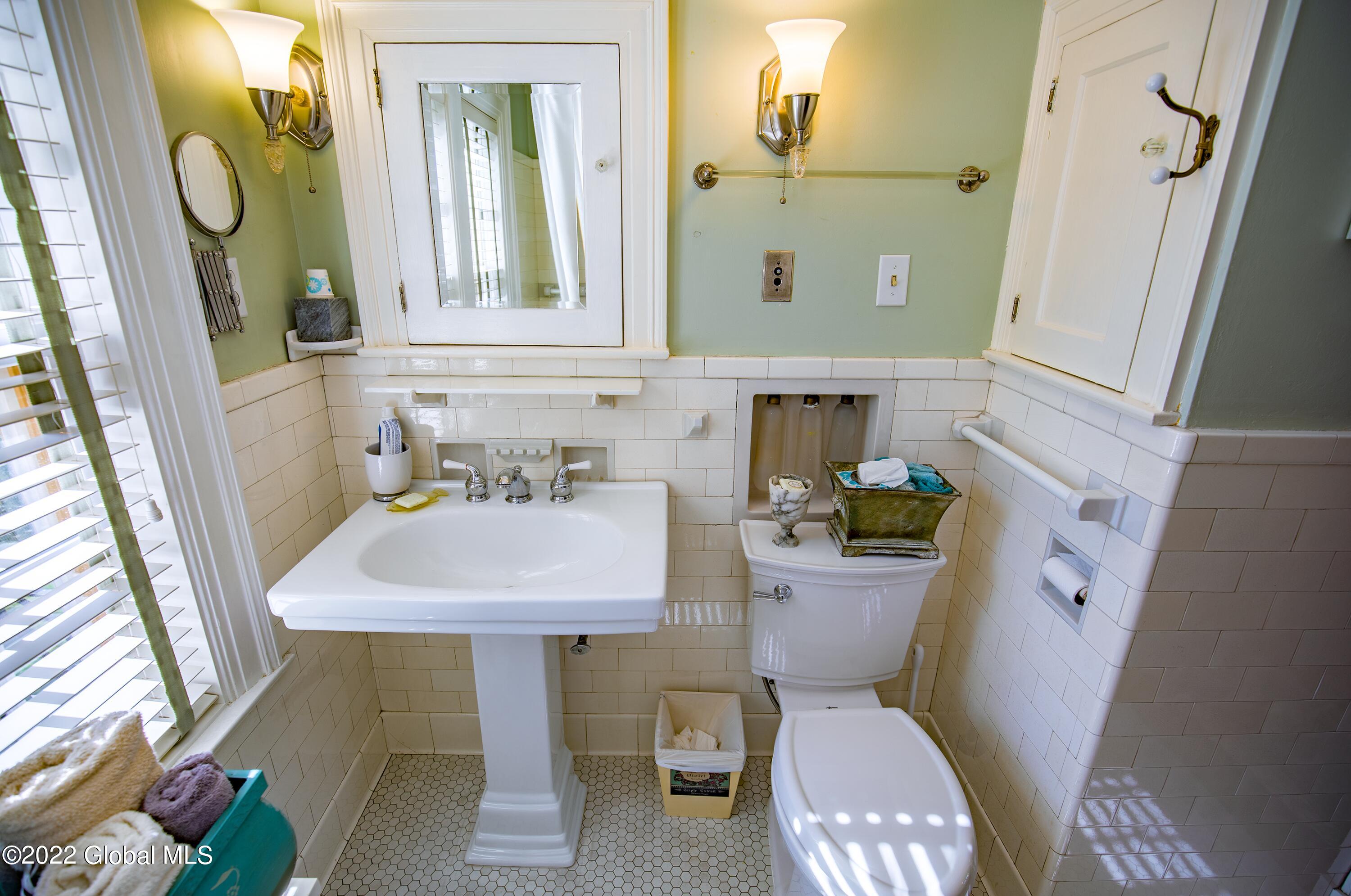 1163 Avon Road Schenectady, NY 12308 - Photo 36 of 51 37