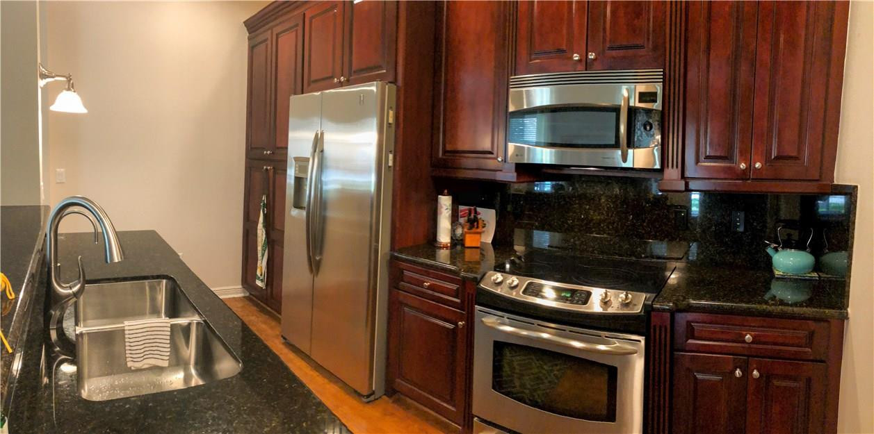 786 Northwest 83rd Lane, Unit 786 Boca Raton, FL 33487 - Photo 3 of 46 Kitchen, GE Profile appliances