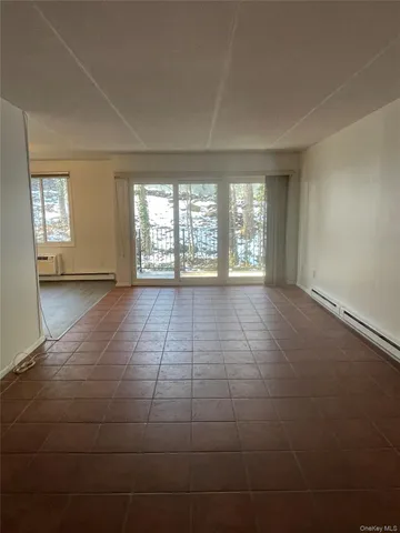 $3,250 | 130 Colonial Parkway, Unit 3D, Yonkers, NY 10710