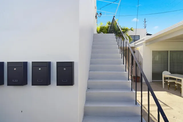 $1,850 | 5909 South Dixie Highway, Unit 2A, West Palm Beach, FL 33405