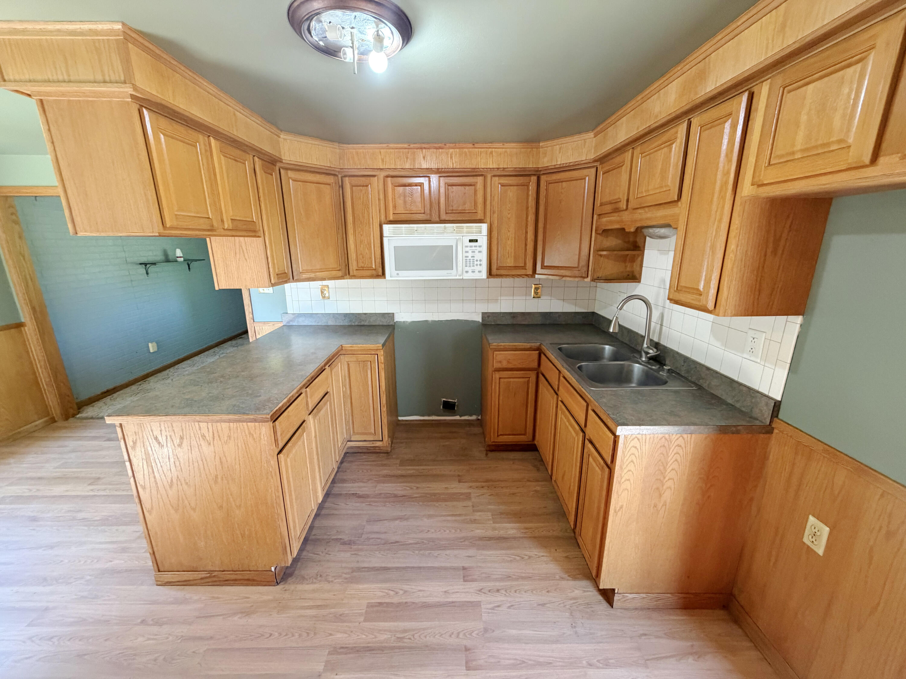 12375 Musbach Road Munith, MI 49259 - Photo 5 of 14 kitchen