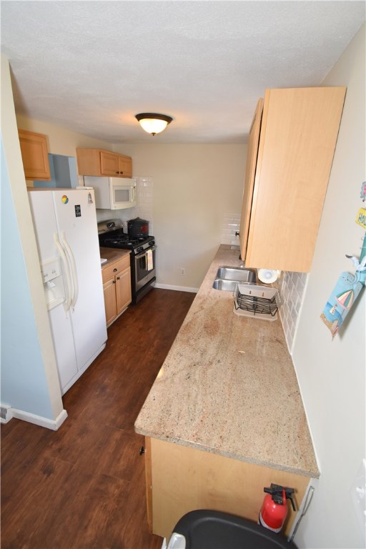 603 Point Judith Road Narragansett, RI 02882 - Photo 9 of 40 Gallery Image 9