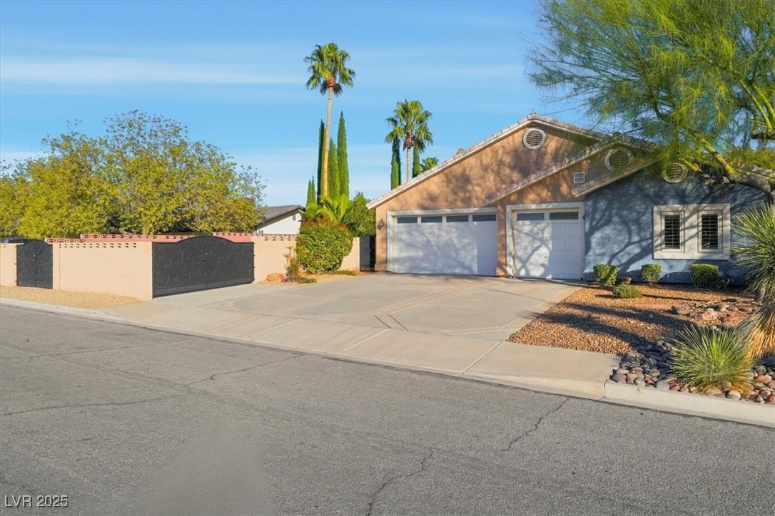 8570 Country Home Circle Las Vegas, NV 89149 - Photo 2 of 35