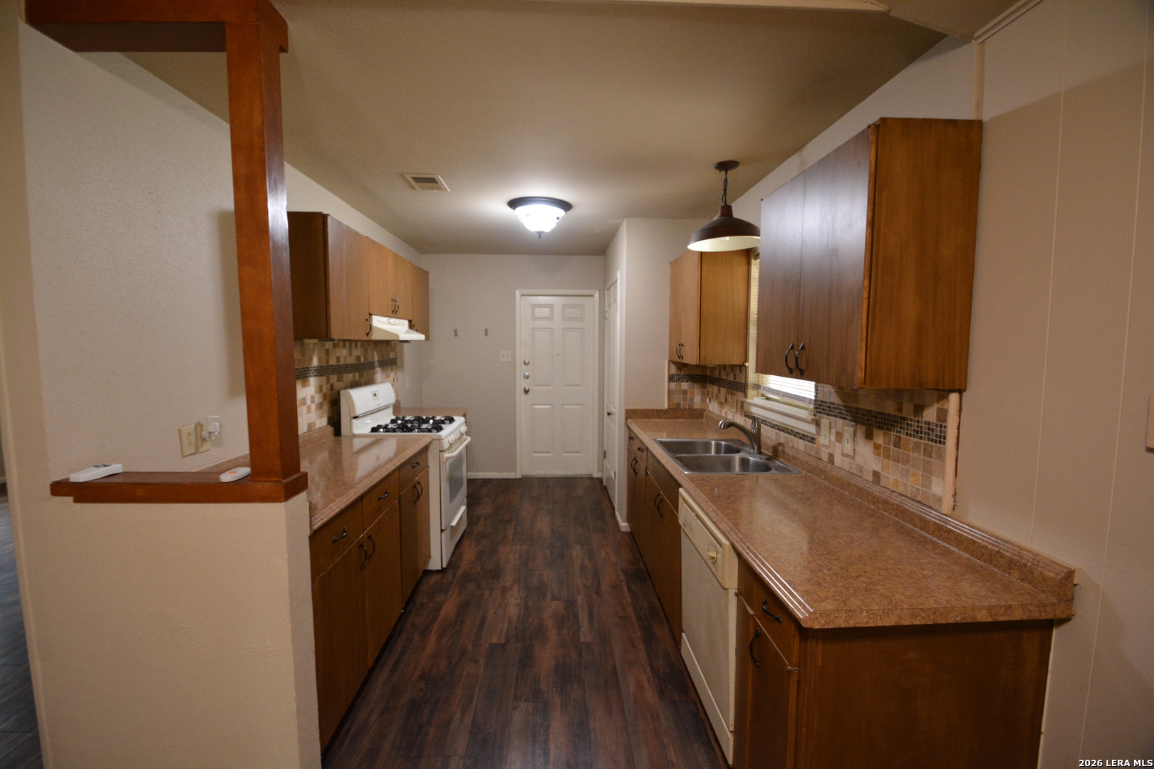 823 Highgate Road Universal City, TX 78148 - Photo 4 of 12