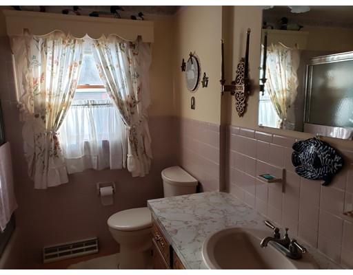44 Amherst Street West Springfield, MA 01089 - Photo 10 of 25 Gallery Image 10