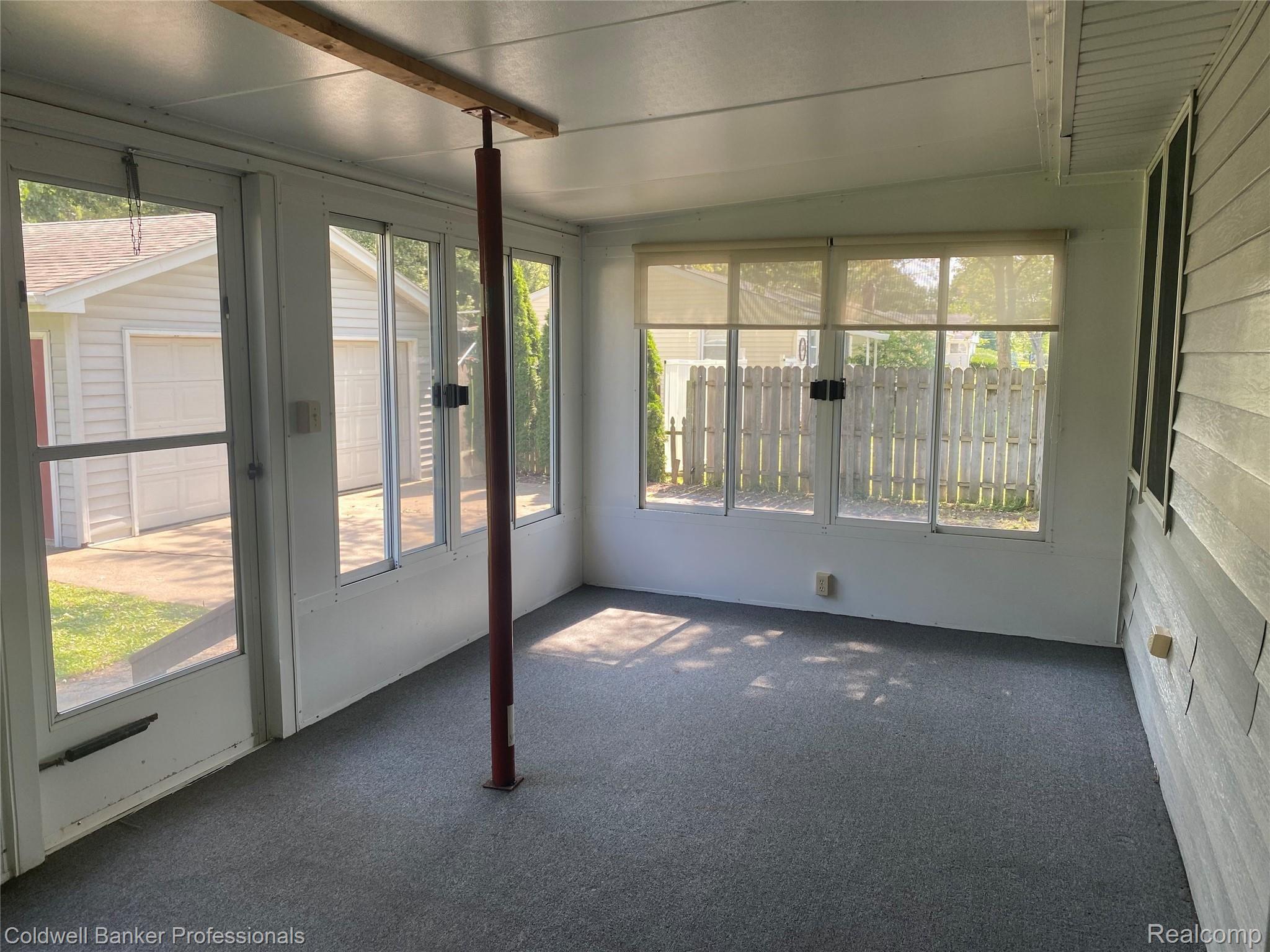 3272 North Genesee Road Flint, MI 48506 - Photo 12 of 14 17A39570-71AF-4FAE-B856-E71CDA5919E5.jpeg