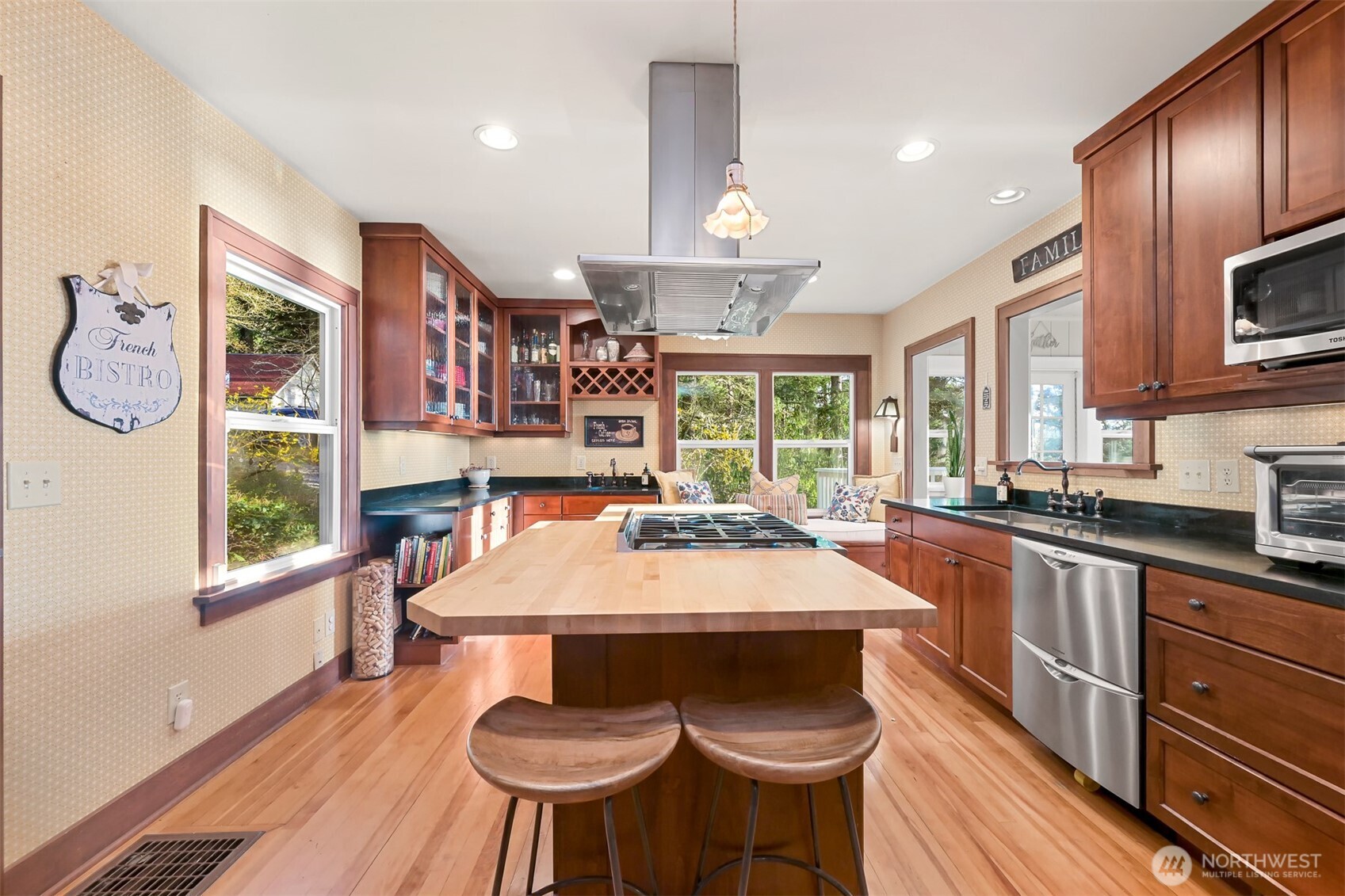 945 Chuckanut Mountain Drive Bellingham, WA 98229 - Photo 6 of 40