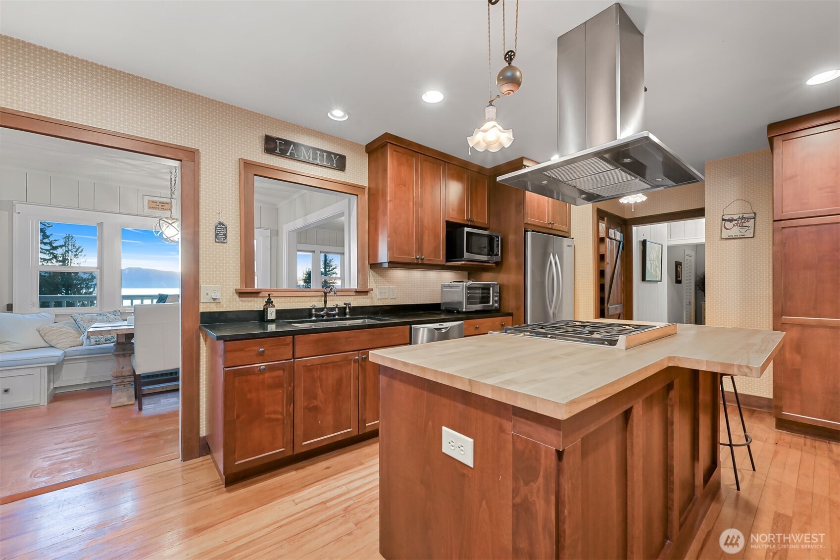 945 Chuckanut Mountain Drive Bellingham, WA 98229 - Photo 8 of 40