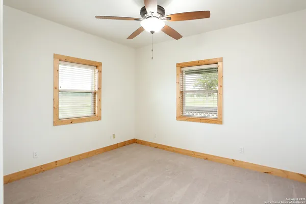 $549,000 | 891 Hopkinsville Road, Cuero, TX 77954