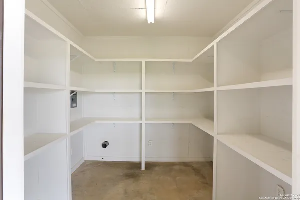 $549,000 | 891 Hopkinsville Road, Cuero, TX 77954