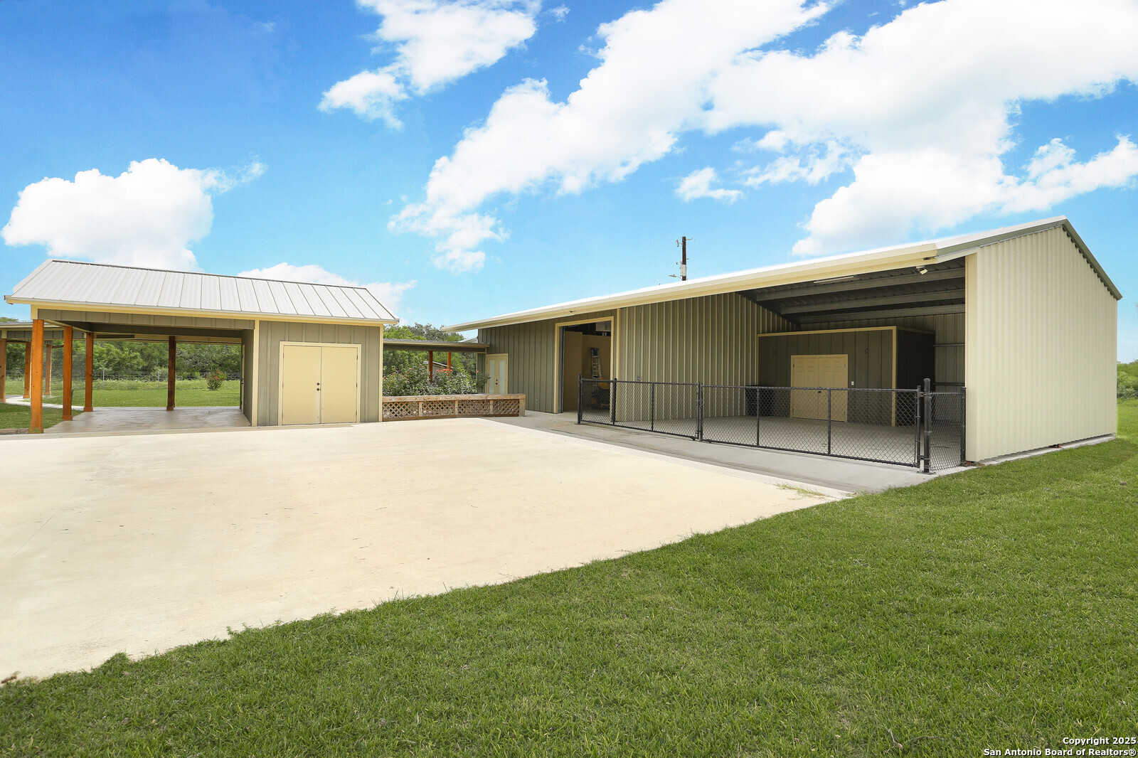 891 Hopkinsville Road Cuero, TX 77954 - Photo 25 of 36 a view of an house with backyard space and balcony