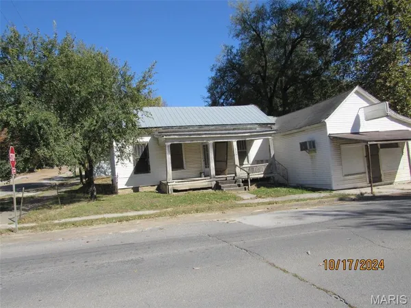 $15,000 | 515 North 7th Street, Louisiana, MO 63353
