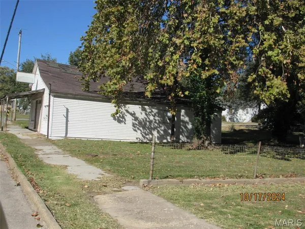$15,000 | 515 North 7th Street, Louisiana, MO 63353