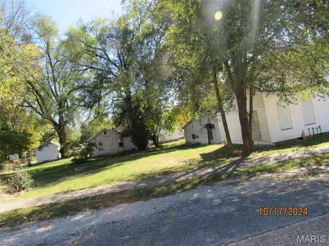 $15,000 | 515 North 7th Street, Louisiana, MO 63353