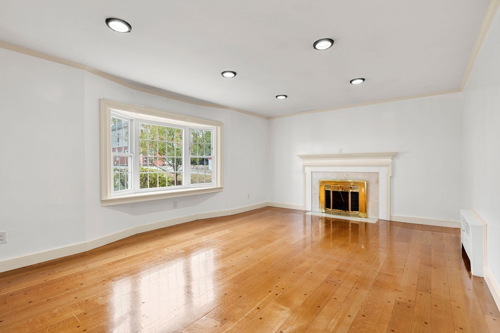 30 Ridge Avenue Lynn, MA 01905 - Photo 5 of 33 Gallery Image 5