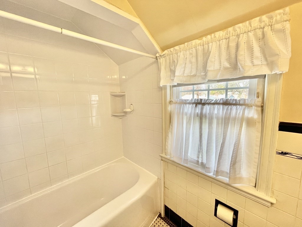 89 Wexford Street Springfield, MA 01118 - Photo 20 of 38 a bathroom with a shower and a bathtub