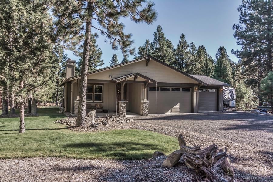 60082 Minnetonka Lane Bend, OR 97702 - Photo 1 of 25 Primary Photo