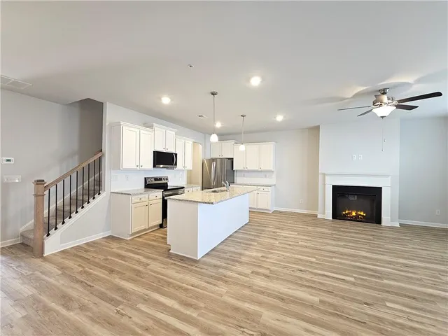 $2,300 | 334 Lanier Circle, Woodstock, GA 30189