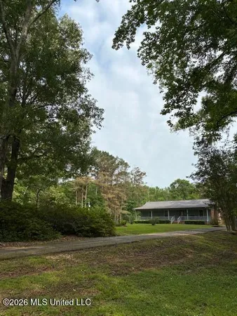 $274,900 | 2500 Ratliff Road, Raymond, MS 39154